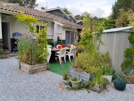 maison 4ch éco-responsable  dans un écrin de verdure avec fruitiers  cuisine d'été  forage