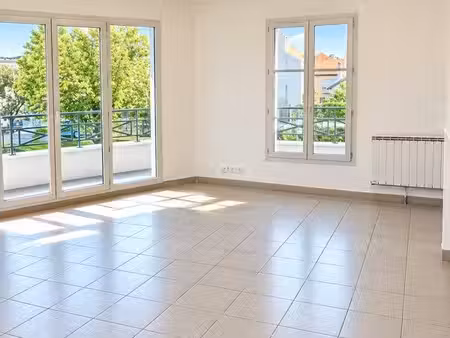 beau t3 avec balcon