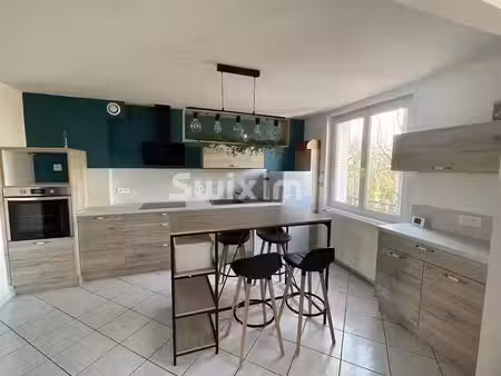 location meublée appartement 3 pièces 76 m² à champagnole (39300)  750 €