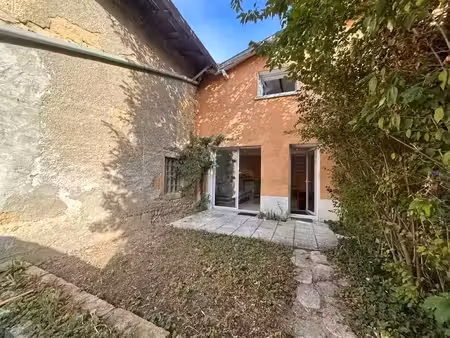 location meublée duplex 2 pièces 45 m² à sathonay-village (69580)  730 €
