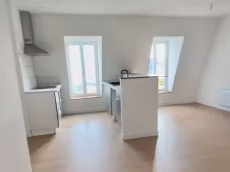 titre appartement 57 m² rénové 2024  jardin privatif + cave  soissons