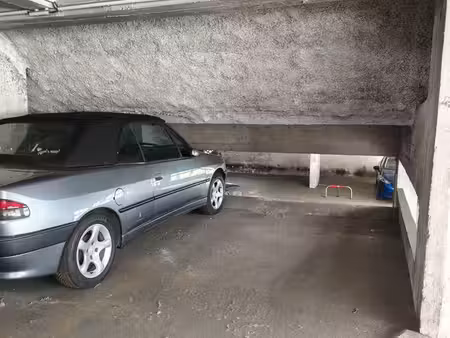 parking paris limite 9ème-10ème à louer