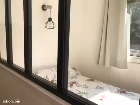 agréable t2 meublé 30 m² - centre-ville de briançon avec balcon