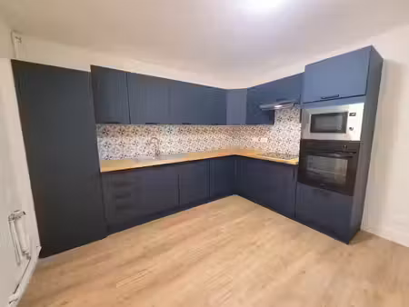 location appartement 3 pièces 72 m² à amiens (80000)  840 €