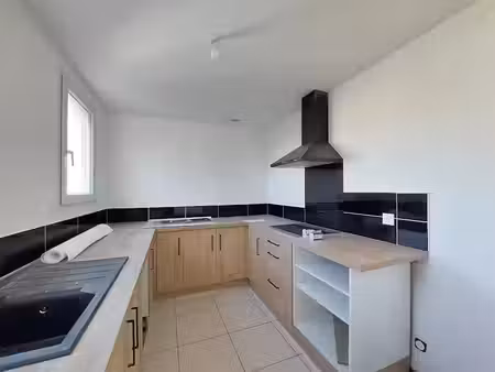 location appartement 4 pièces 92.56 m² à les sorinières (44840)  900 €