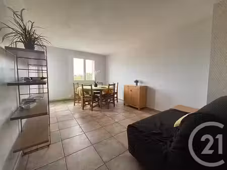 location meublée appartement 4 pièces 71 m² à montpellier (34000)  1 000 €