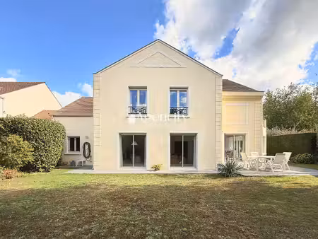 maison de luxe à vendre dans le quartier zac de saint thibault