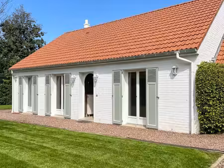 charmante maison 2 ch. de plain-pied avec piscine