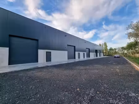 entrepôt spacieux (162 m²) à louer à nieuport