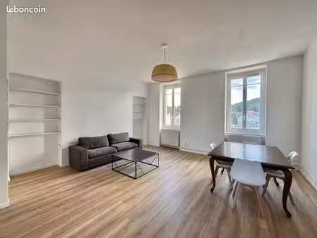 superbe t3 duplex entièrement rénové – garage fermé & cave