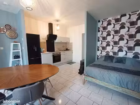 grand studio meublé
