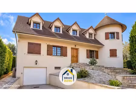 maison 11 pièces 248 m²