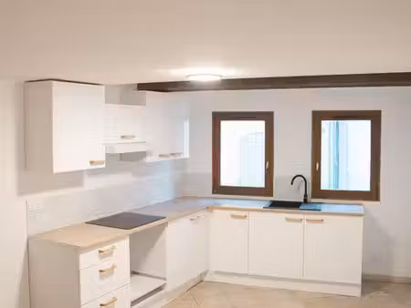 appartement - 3 pièces - rénové et lumineux à louer – arles  proche centre historique