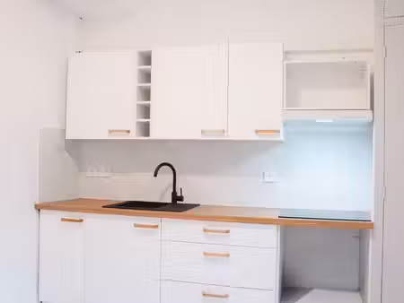 appartement - 2 pièces - rénové et lumineux à louer – arles  proche centre historique