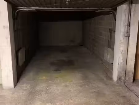 garage fermé en sous sol