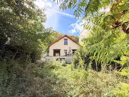 une maison avec travaux en attente d'une nouvelle vie !