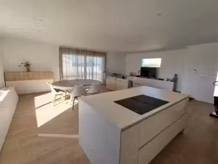 vente maison 4 pièces 103 m² à saint-martin-de-crau (13310)  448 000 €
