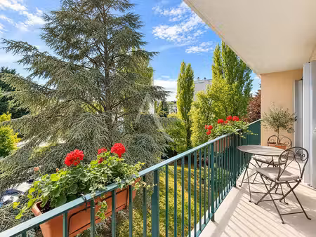 appartement meaux f2 de 56 m2 - proche gare et centre ville - balcon - ascenseur - cave et