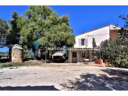 dept 84 - maison de hameau ancienne avec pigeonnier et bassi