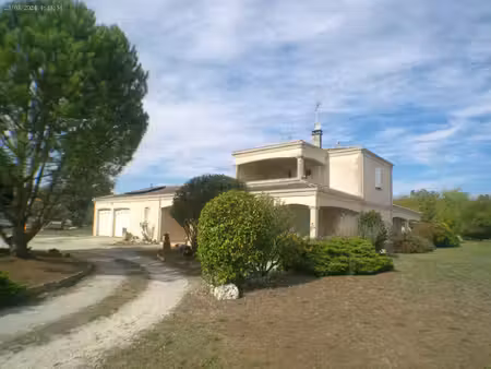 ⚜ maison contemporaine a vendre 7 pièces trois palis ⚜
