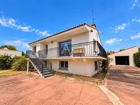 vente maison au fenouiller (85800) : à vendre / 160m² le fenouiller