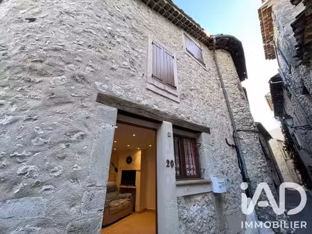 maison de village à mons (83440)