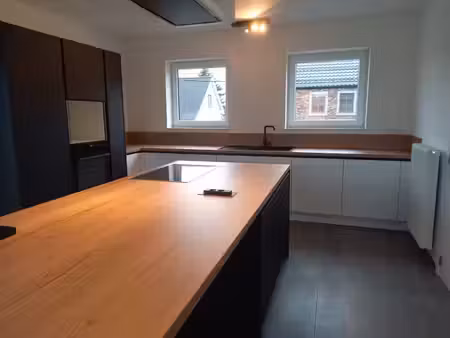 superbe duplex (3 chambres et grande terrasse)