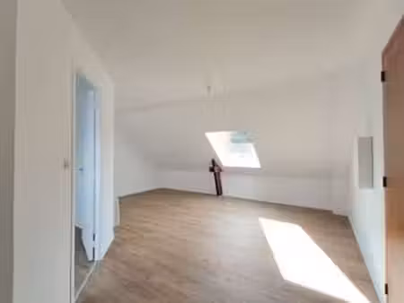 location appartement 2 pièces à port-en-bessin-huppain (14520) : à louer 2 pièces / 37m² p