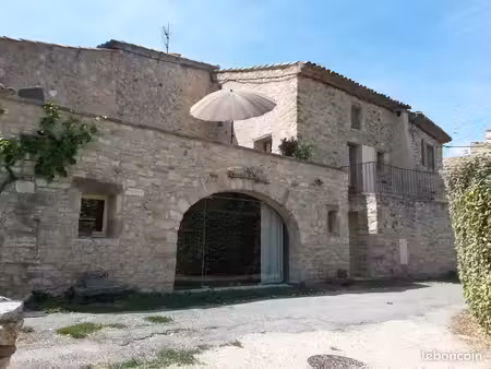 maison individuelle partiellement meublée