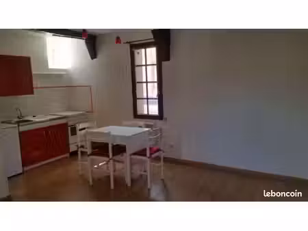 a louer studio plein centre ville