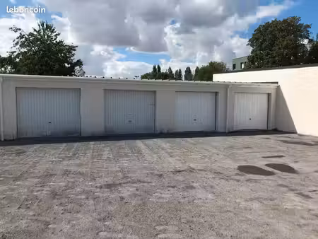 garage / box / garde de meuble