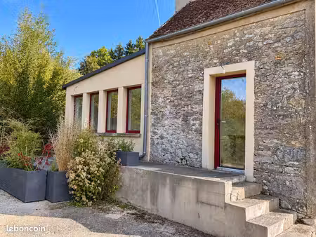 à louer - maison 4 pièces de 70 m² avec terrasse et stationnement