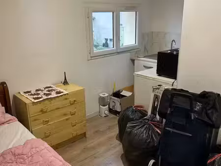joli studio meublé