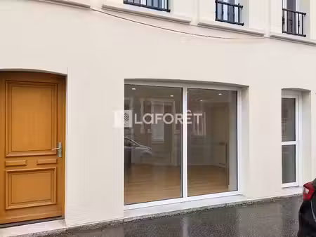 location locaux professionnels 3 pièces 103.74 m² à hesdin (62140)  630 €