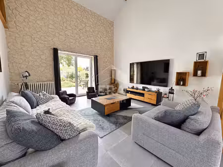 charmante maison meulière de 172 m² avec 4 chambres à aubepierre-ozouer-le-repos