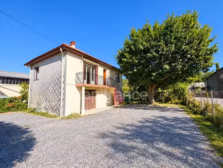 maison sur 2 niveaux sur grand terrain