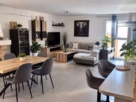 à vendre entre particuliers– maison de plain-pied de 155 m² avec t2 indépendant et piscine