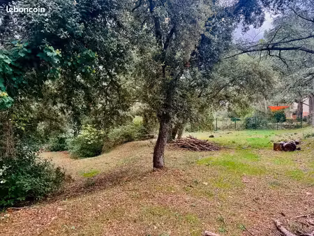 terrain 1 025 m² aubagne