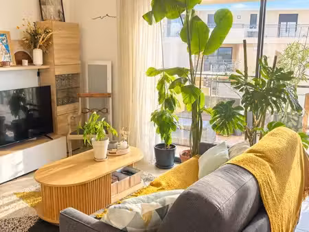 t3 71 m² + terrasse 18 5 m² + box - la duranne du haut : place des coteaux