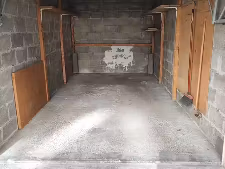 garage / box