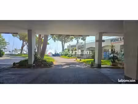 parking 13 m² villeneuve loubet
