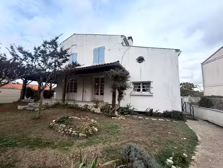 au coeur de saujon ? maison familiale de 133 m2 avec 402 m2 terrain à rénover