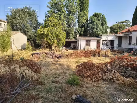 terrain à bâtir de 530 m² à aubagne (13)