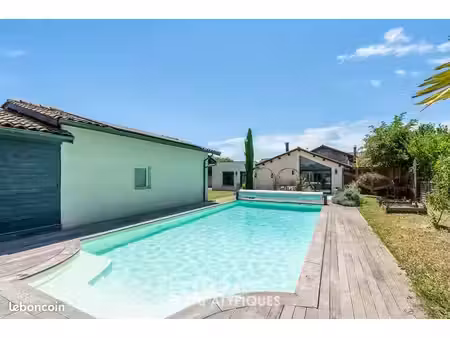 propriété 5 pièces 194 m²