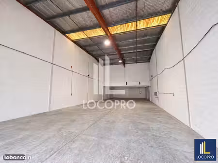 local d'activité 295 m²