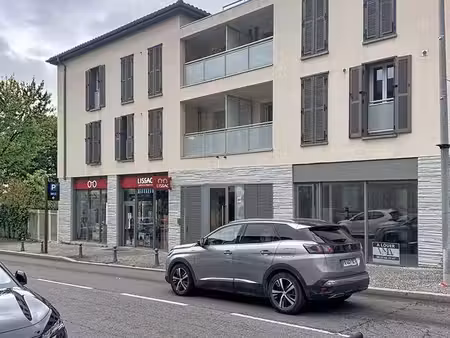local commercial 70 m² limonest