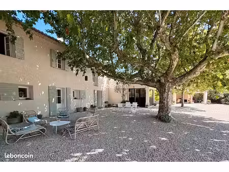 mas 7 pièces 260 m²