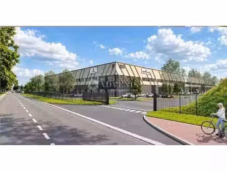 location entrepôt 1161m² à 17688m²