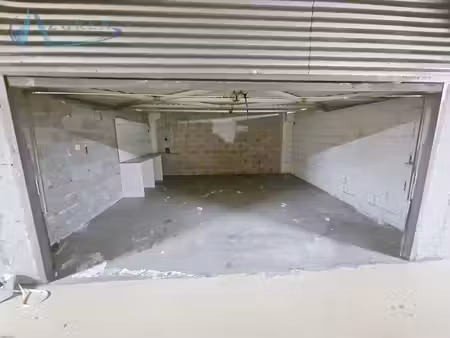 location entrepôt nice 06200 25m²
