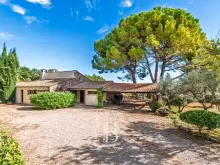vente maison piscine à bagnols-en-forêt (83600) : à vendre piscine / 200m² bagnols-en-forê